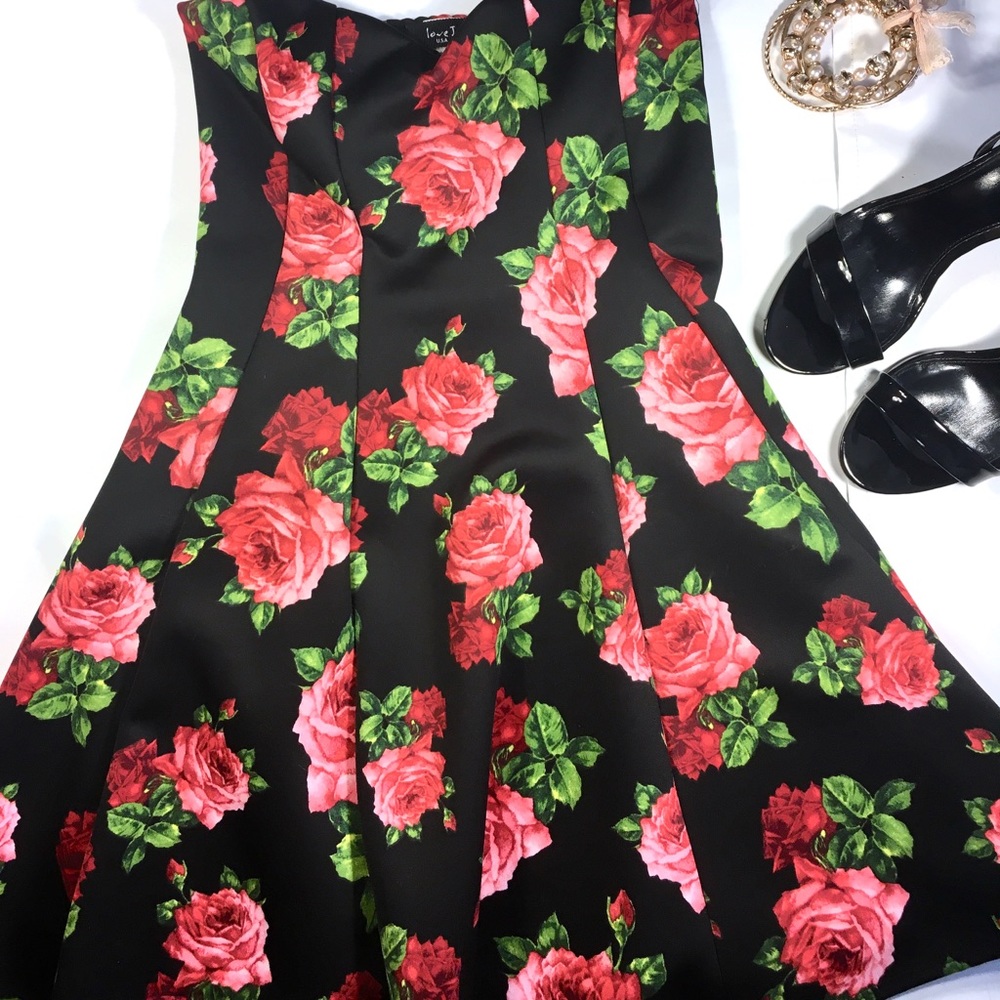 Strapless Flowy Rose Print Dress